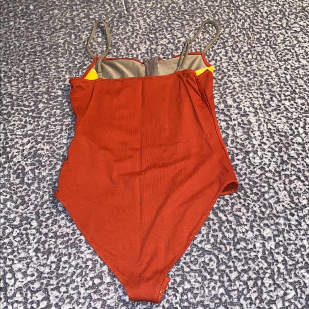 color block zip up body suit - Picture 3 of 3